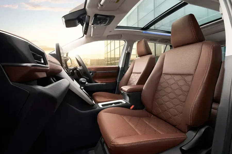 Toyota Innova Hycross